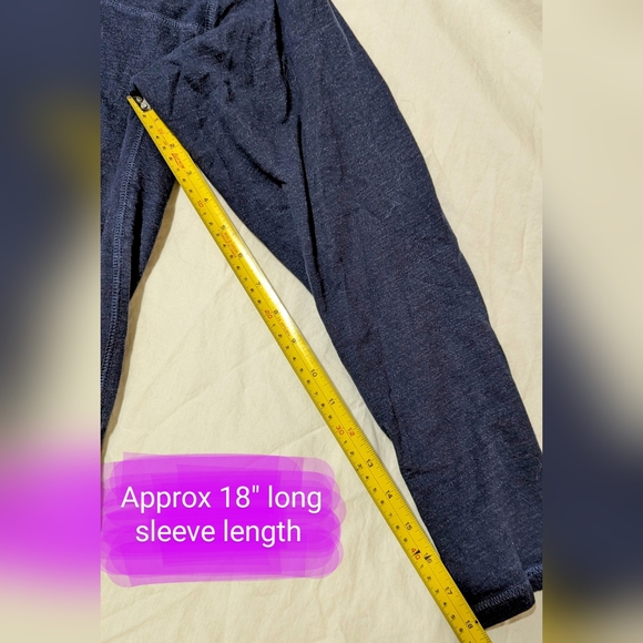 Columbia men's pullover, EUC, size med, navy colour - Picture 11 of 11